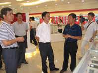 南平市委副書記黃福清、市委常委統(tǒng)戰(zhàn)部部長(zhǎng)黃健平一行視察虹潤(rùn)公司